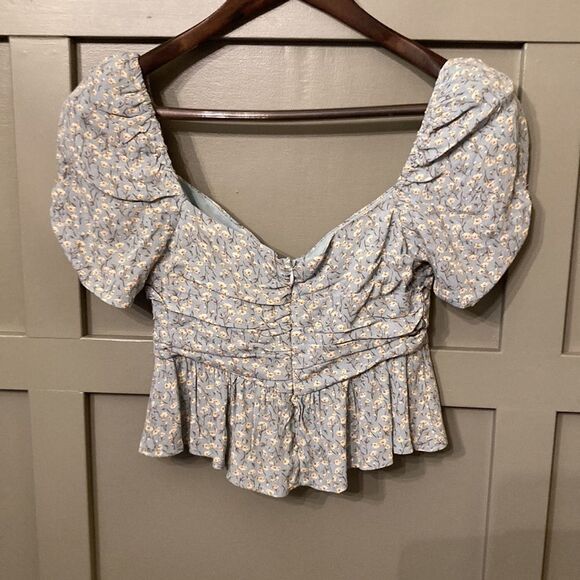 Astr Sweetheart Neck Puff Sleeve Floral Print Ruched Center Top XS NWT - Picture 7 of 9